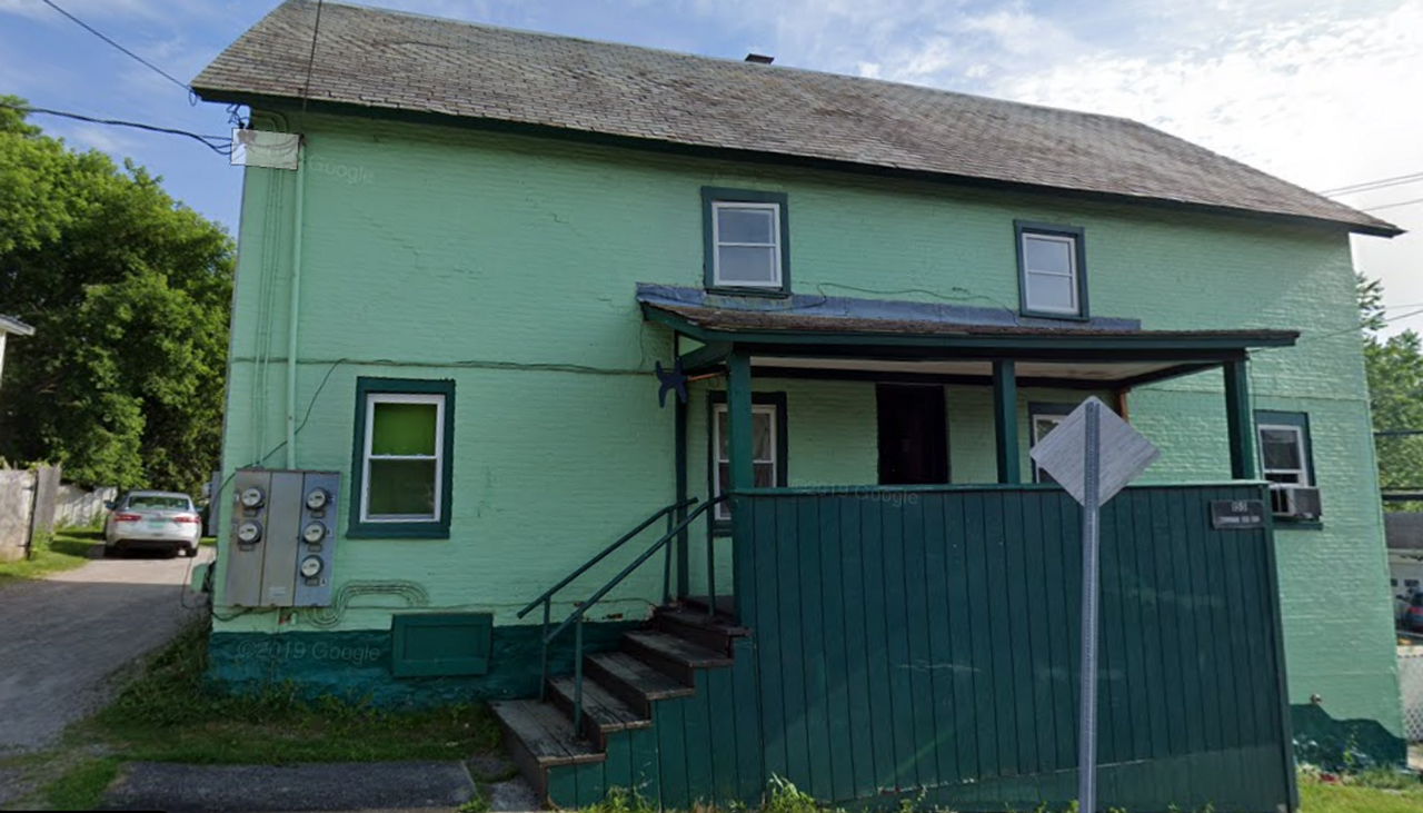 155 Malletts Bay Ave - Photo 2 of 11