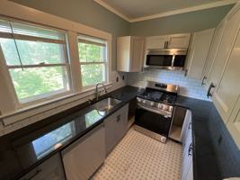 featured image of 921 W Huron St