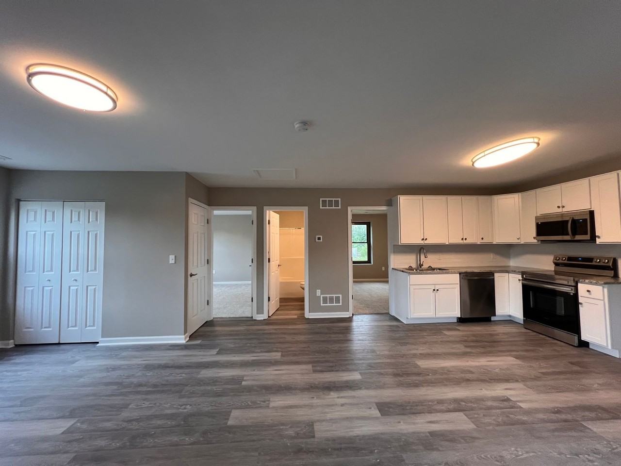 5477 Mauser St #D - Photo 5 of 20