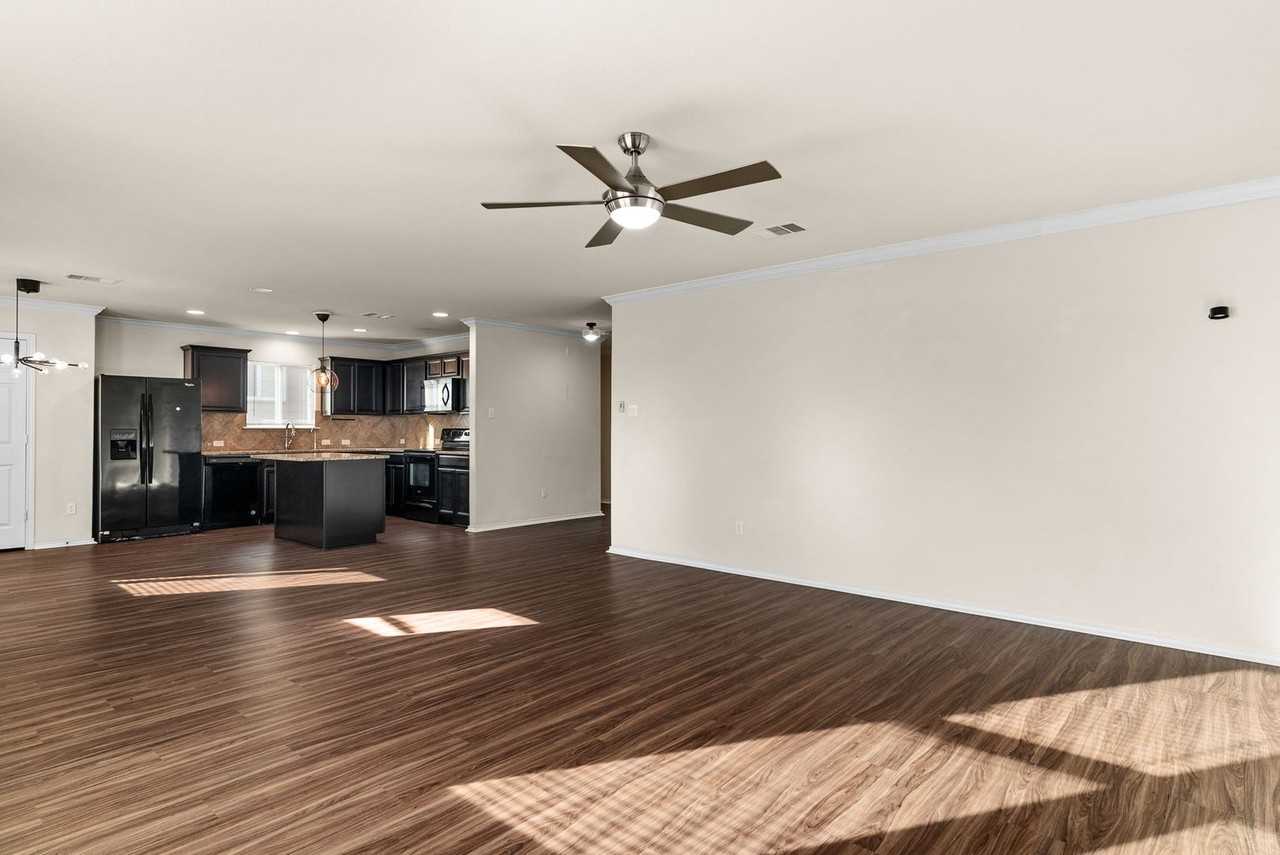9311 Sandyford Ct - Photo 5 of 19