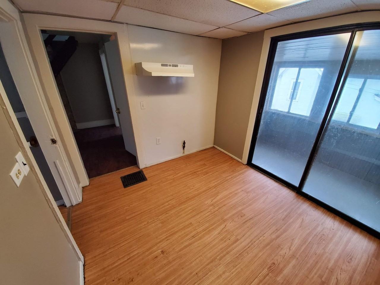 477 Parsells Avenue - Photo 3 of 10