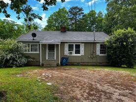 72 Pelham Hts - Photo 1 of 1