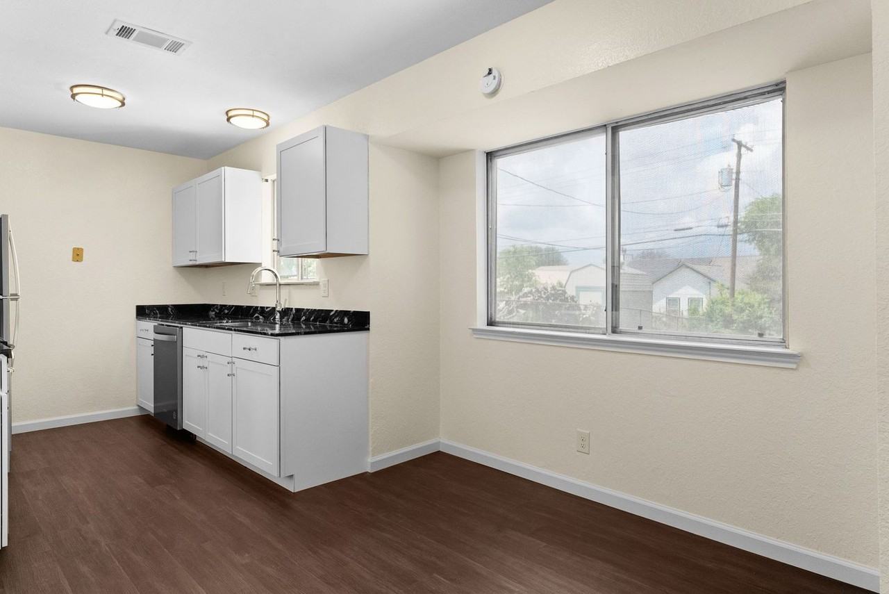 2013 Hinkle Ave - Photo 4 of 16