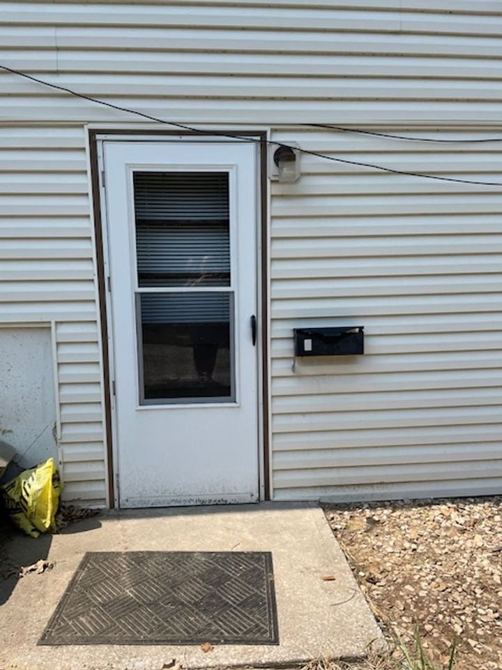 1700 Caniff Cir. - Photo 3 of 11