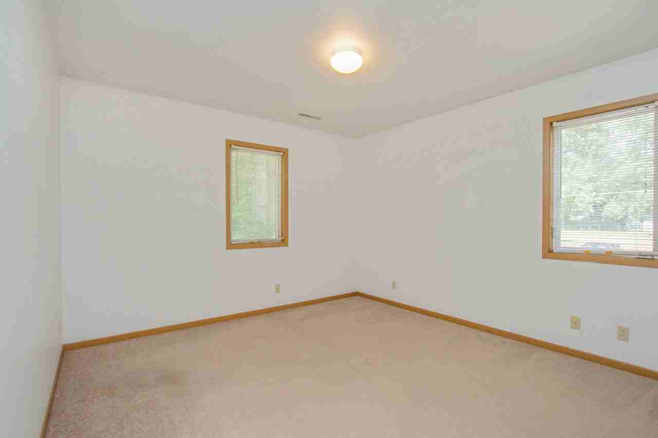 1007 Lincoln Way - Photo 4 of 6