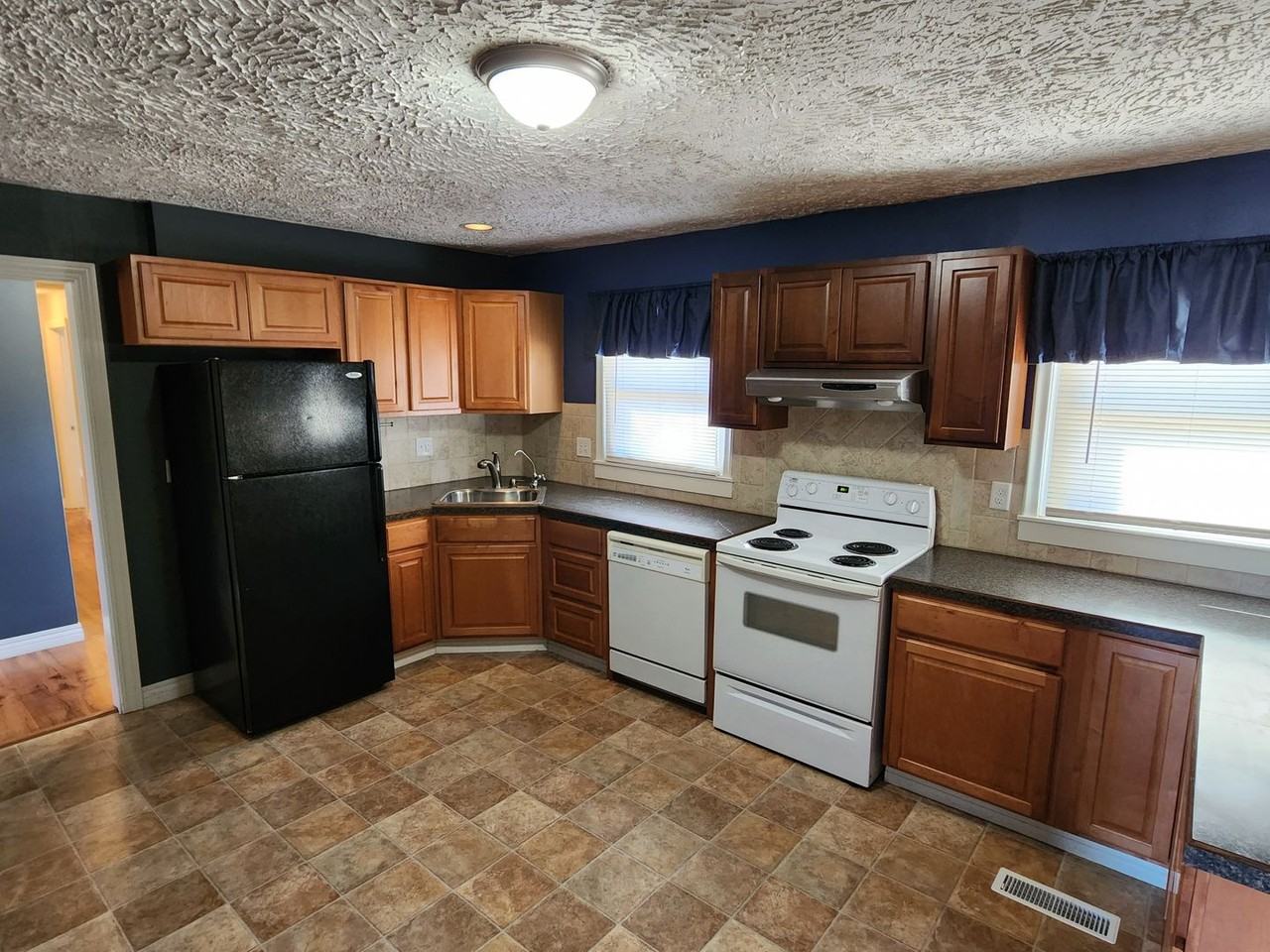 318 West Feather Place - Photo 2 of 18