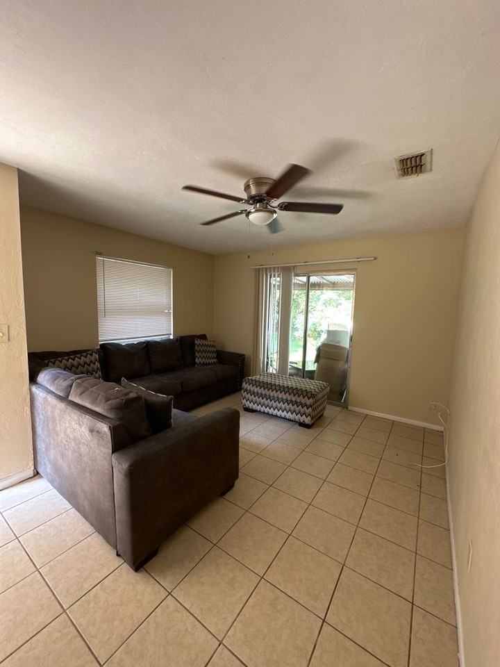 2641 Chateau Lane - Photo 3 of 12