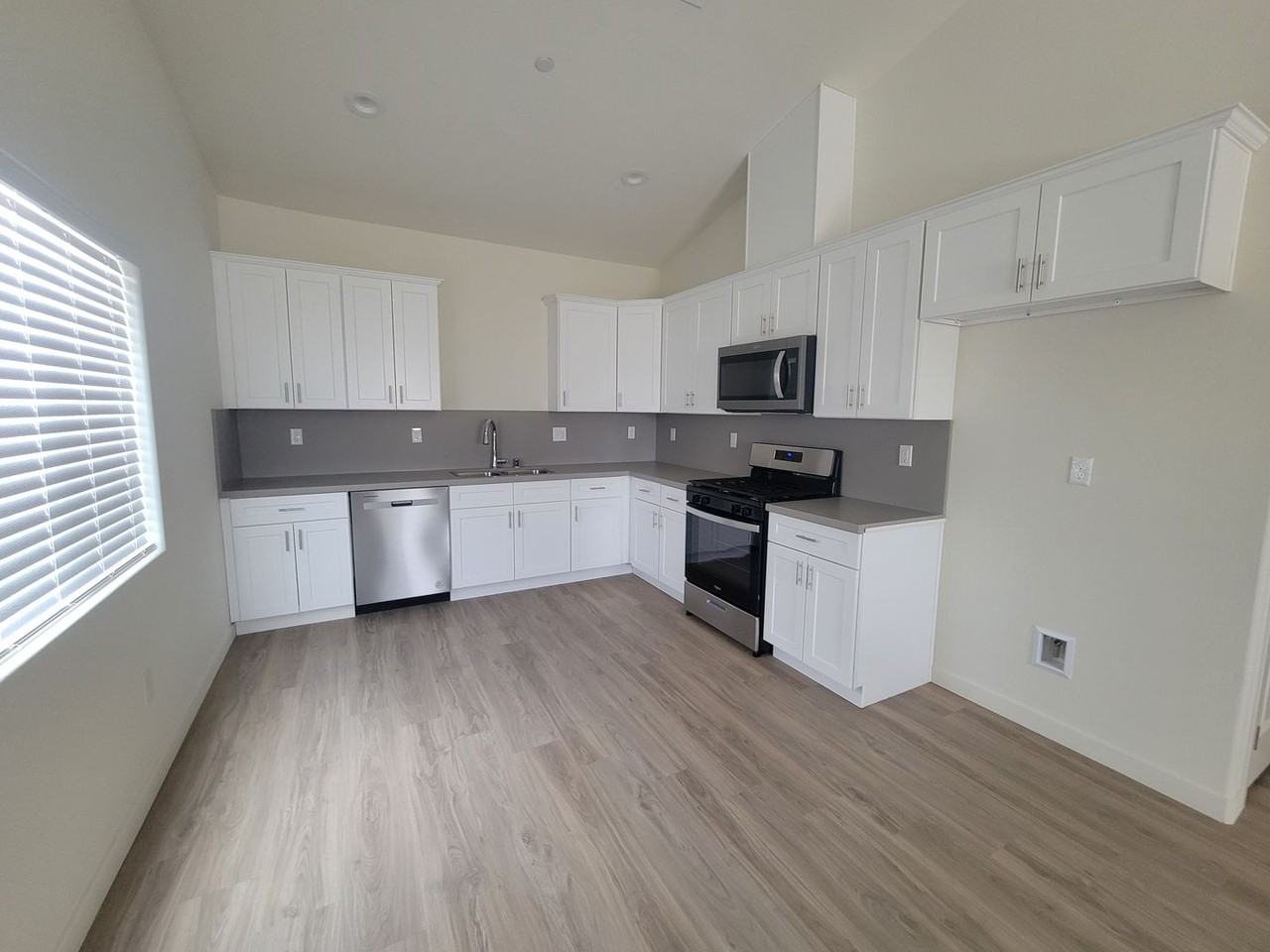 8307 Frankie Lou - Photo 3 of 8