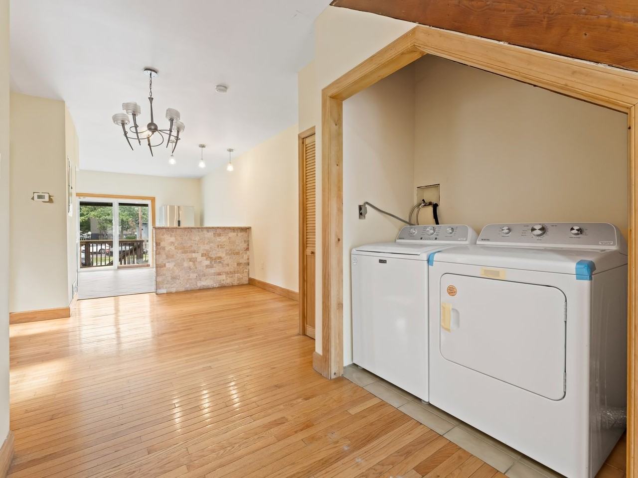 6231 W Jefferson St - Photo 5 of 12