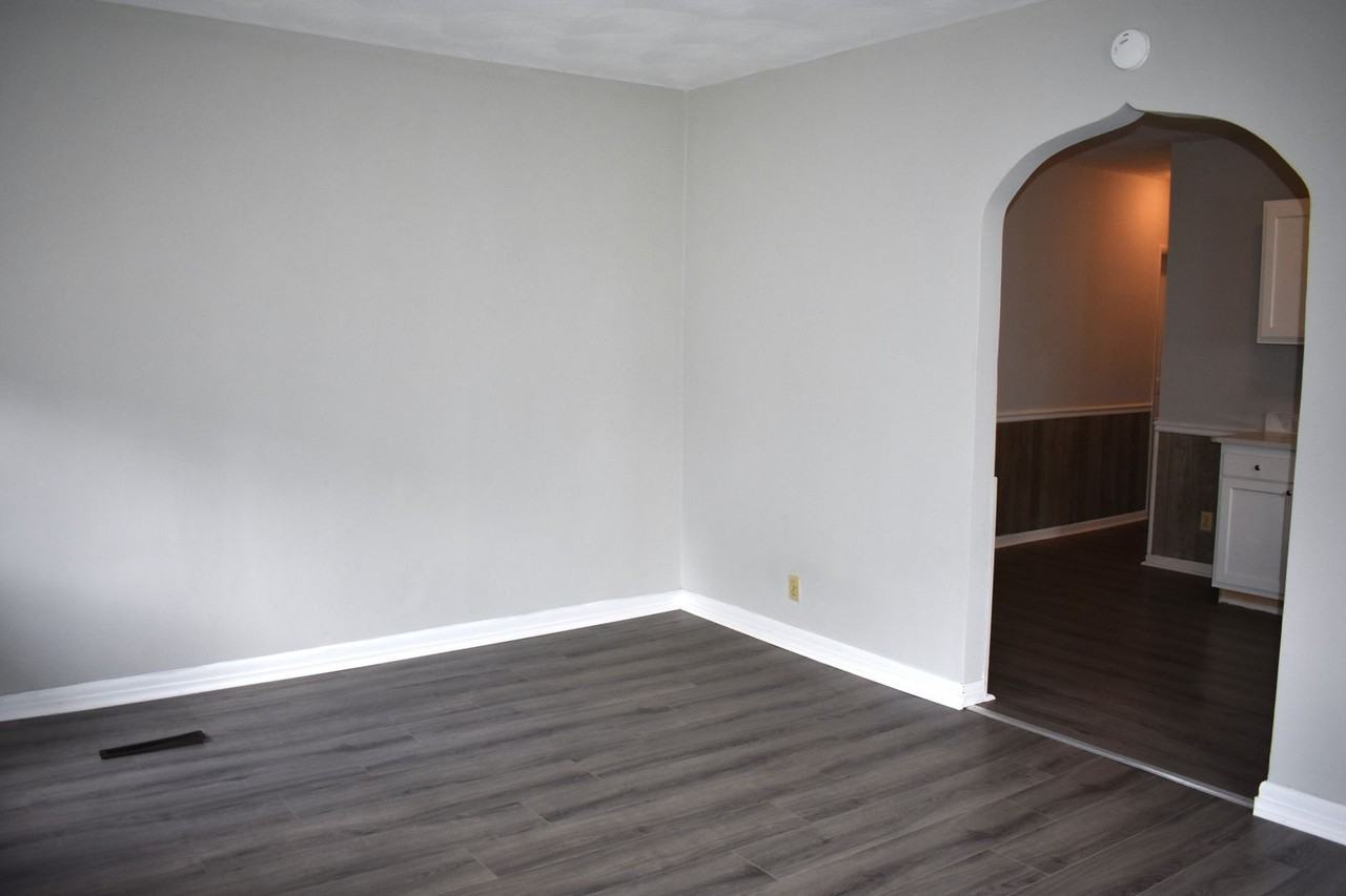 510 Indiana Rd - Photo 3 of 14