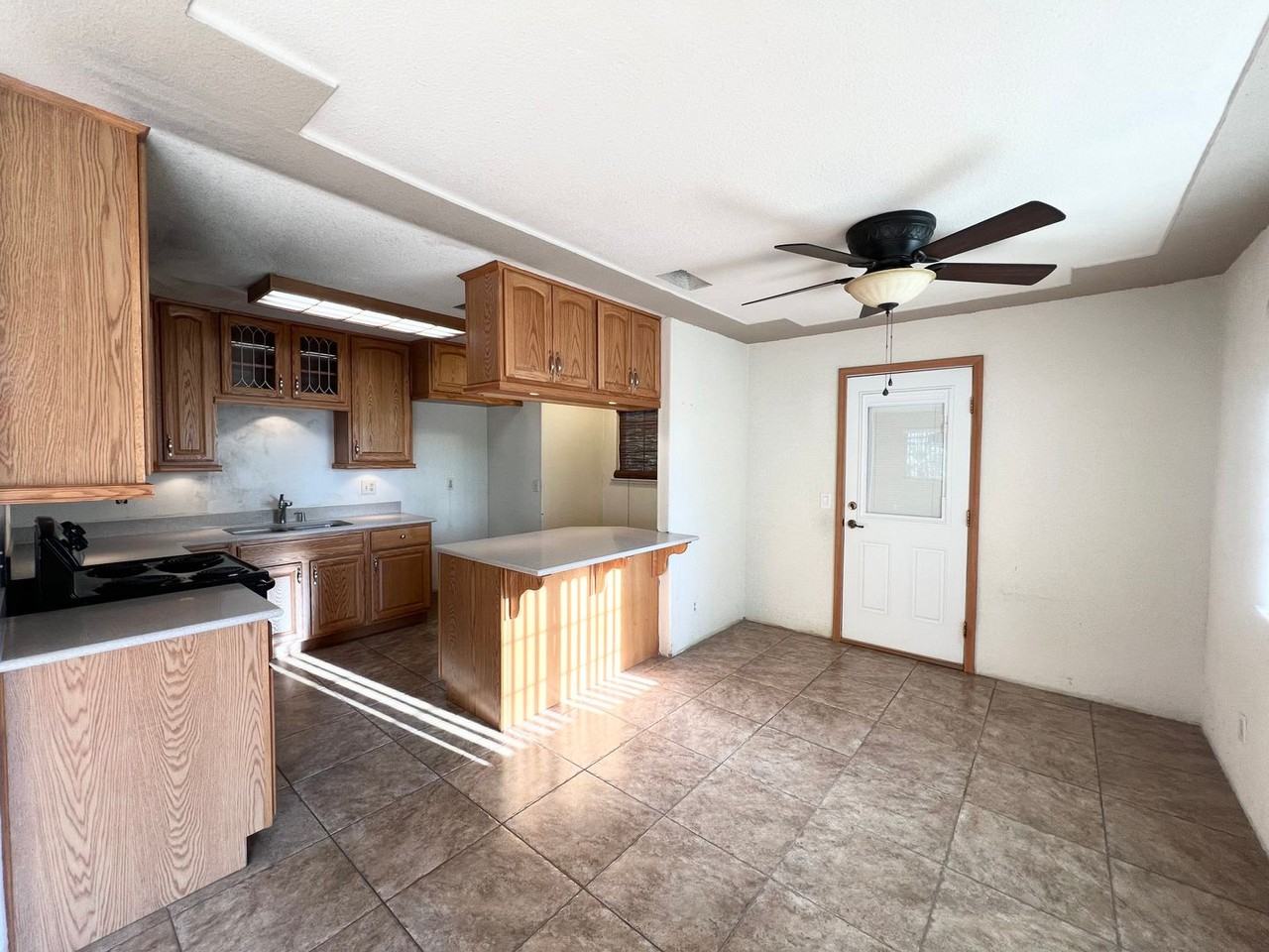 4123 Polk St - Photo 3 of 15