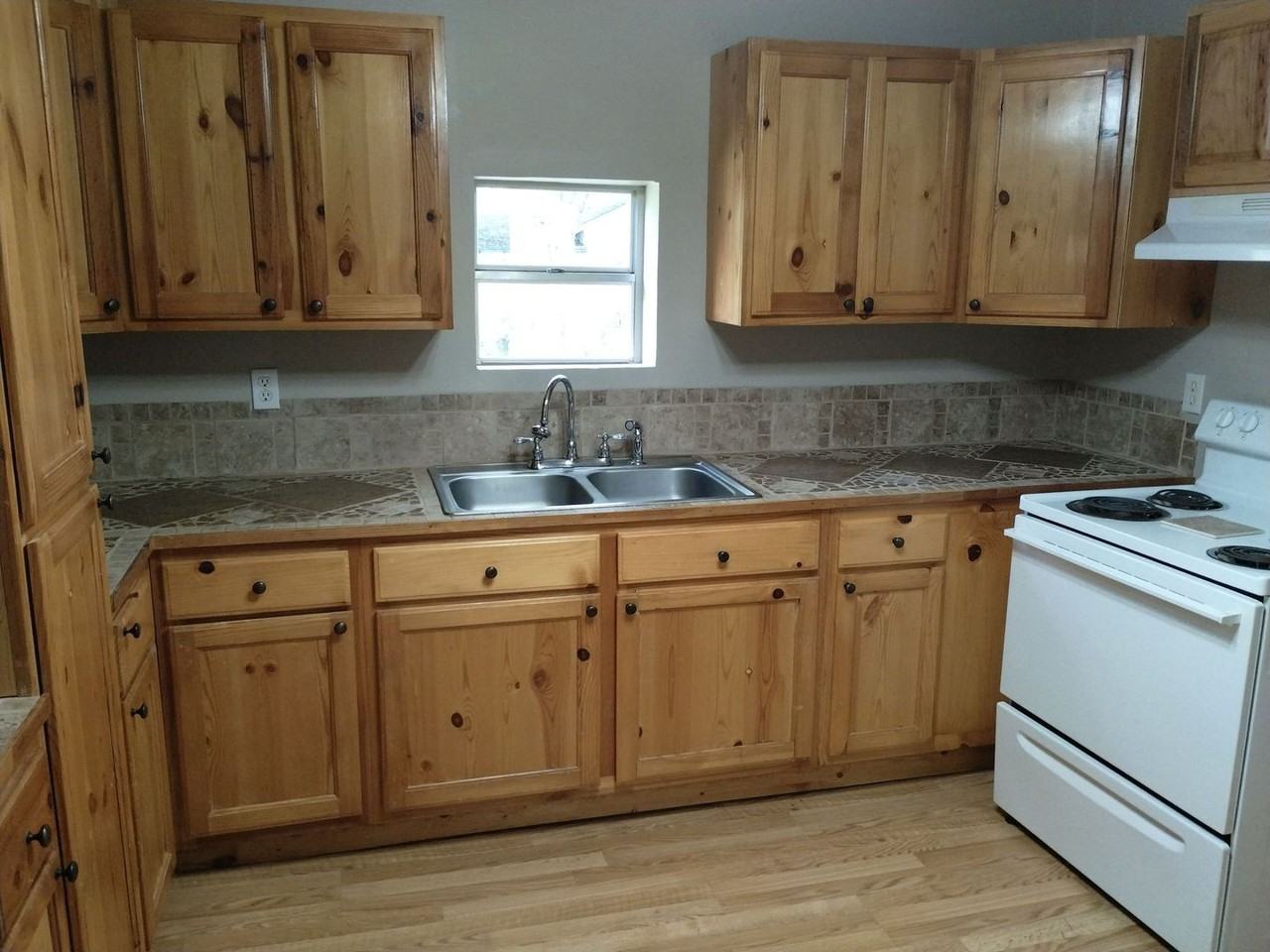 623 Frazier St - Photo 2 of 6