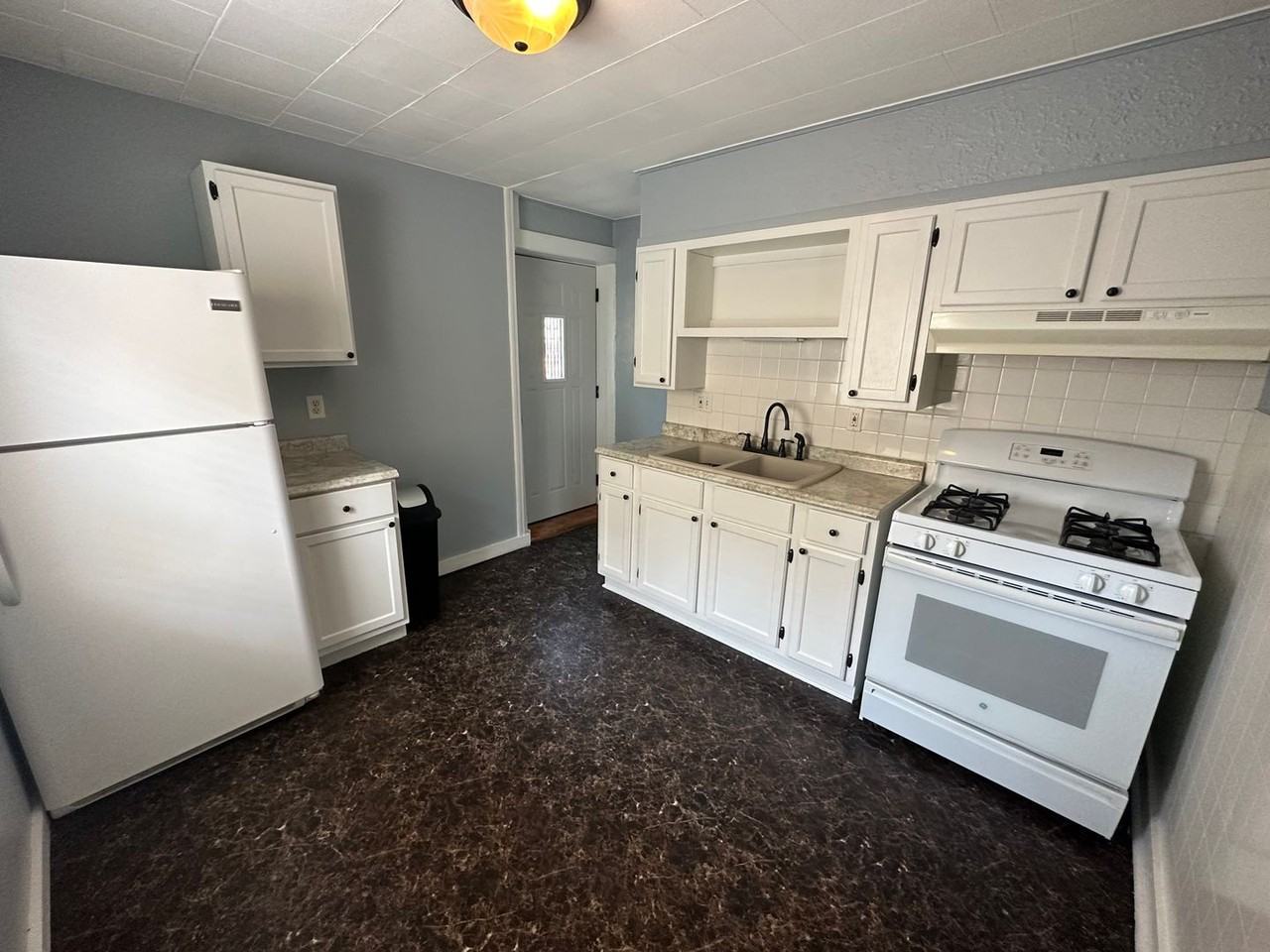 405 S. Allin - Photo 7 of 29