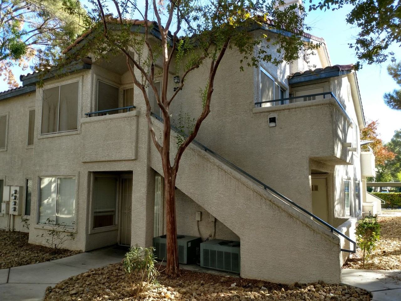 3131 Key Largo Dr #104 - Photo 4 of 50