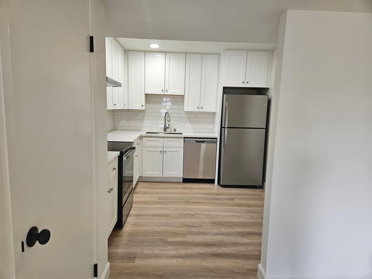 40 West 26th Place - Photo 2 of 9