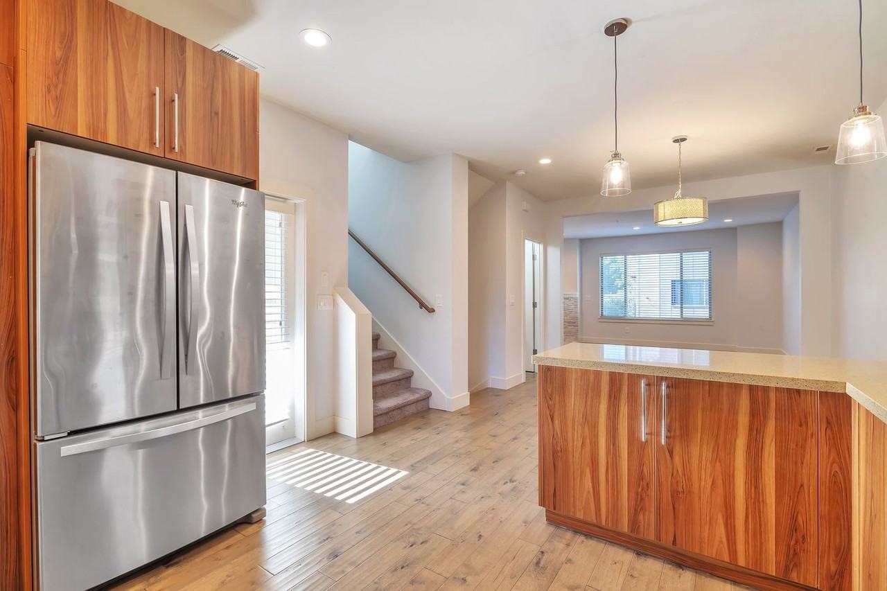 309 S 47th St #B - Photo 5 of 26