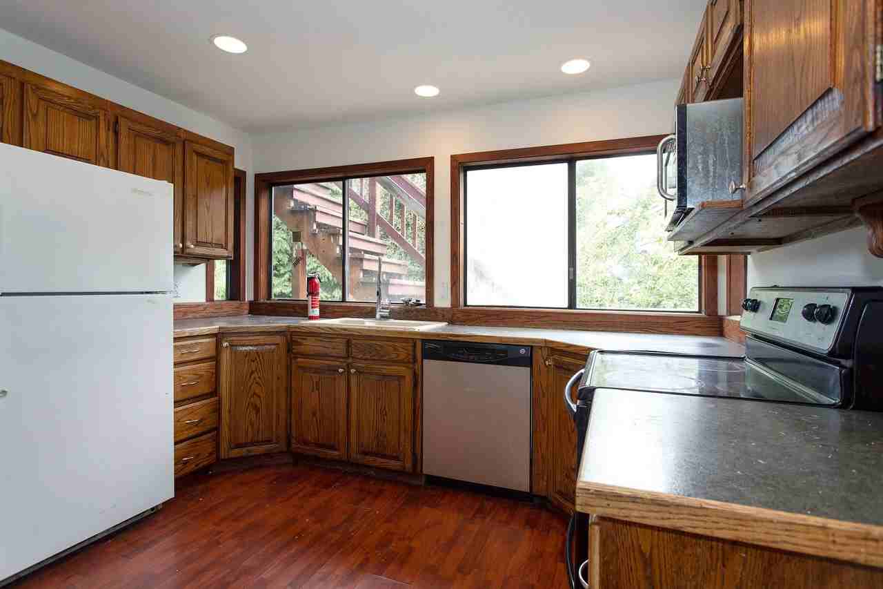 8918 Sw 5th Ave - Photo 3 of 50