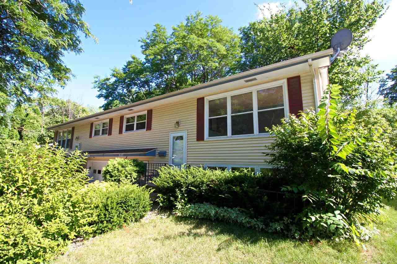 5123 Manitowoc Pkwy - Photo 2 of 22