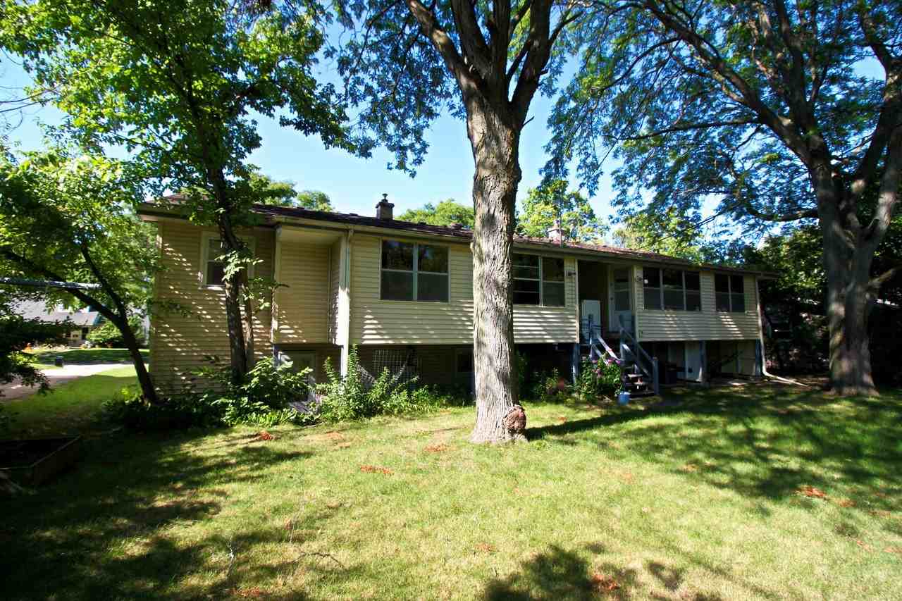 5123 Manitowoc Pkwy - Photo 3 of 22