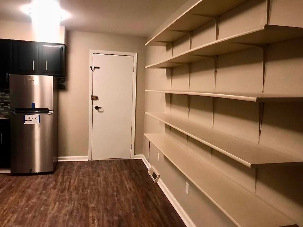*** Regent Square Apartment For Rent * Available Now * Pet Friendly * Spacious & Modern * Renovated * Tour Today *** - Photo 3 of 12