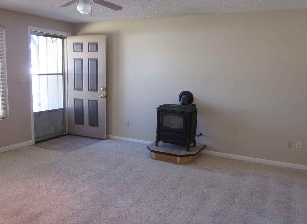 Breeden - Photo 2 of 7