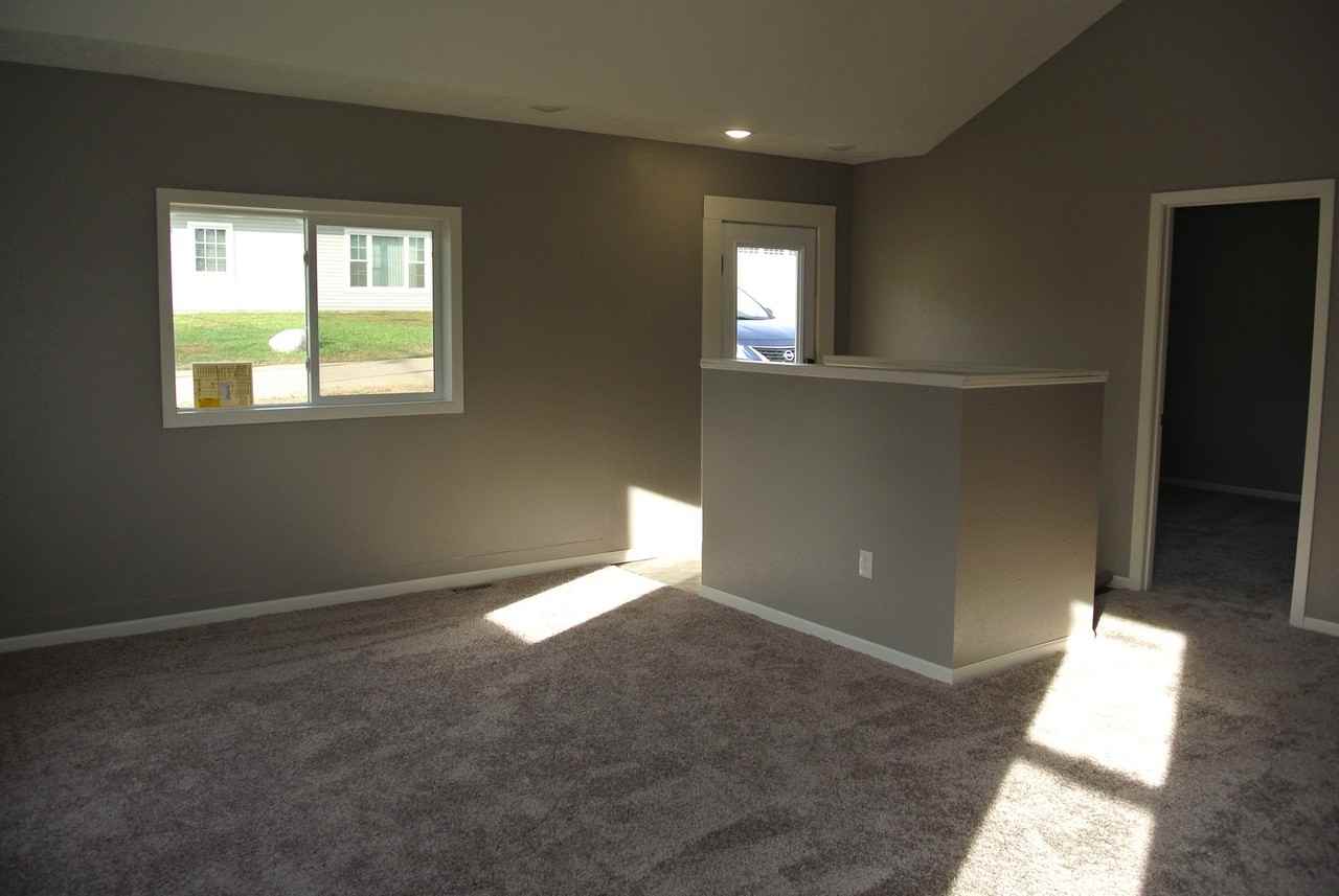 512 Hiawatha St - Photo 3 of 11