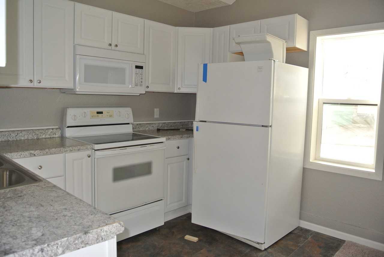 512 Hiawatha St - Photo 6 of 11