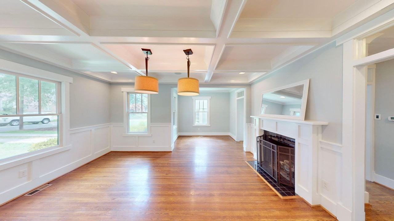 2320 Chesterfield Ave - Photo 4 of 48