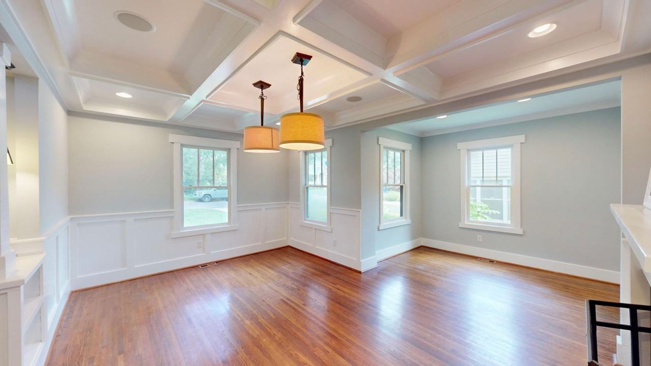 2320 Chesterfield Ave - Photo 5 of 48