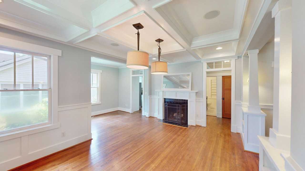 2320 Chesterfield Ave - Photo 6 of 48
