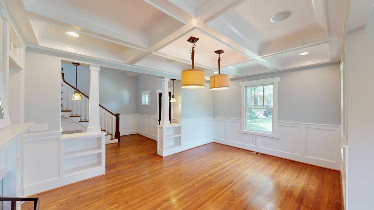 2320 Chesterfield Ave - Photo 7 of 48
