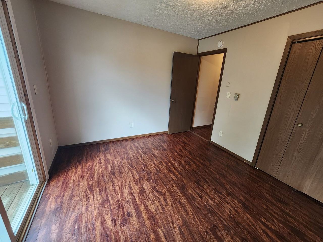 1511 Northbrook Dr - Photo 5 of 8