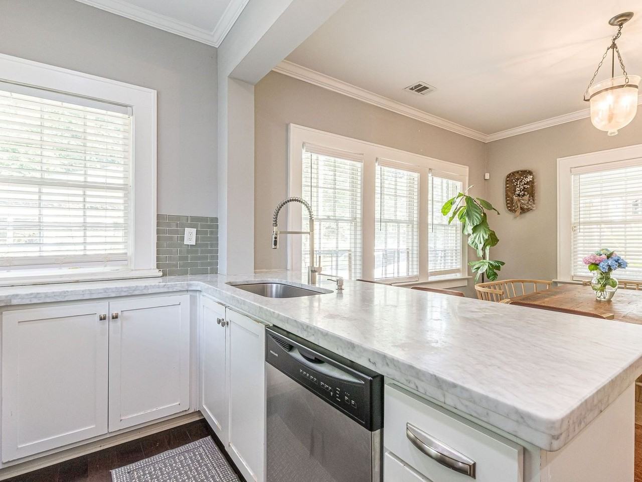 1847 Walker Ave - Photo 5 of 50