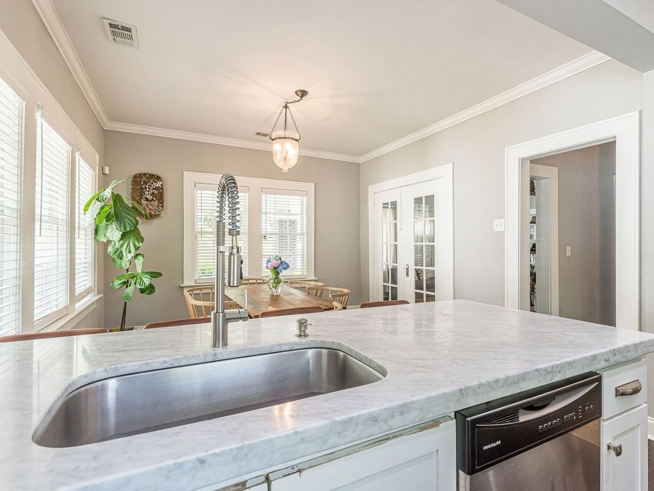1847 Walker Ave - Photo 7 of 50