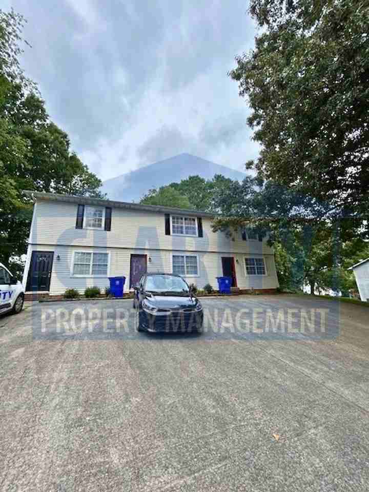 Gale Dr Ne - Photo 2 of 18