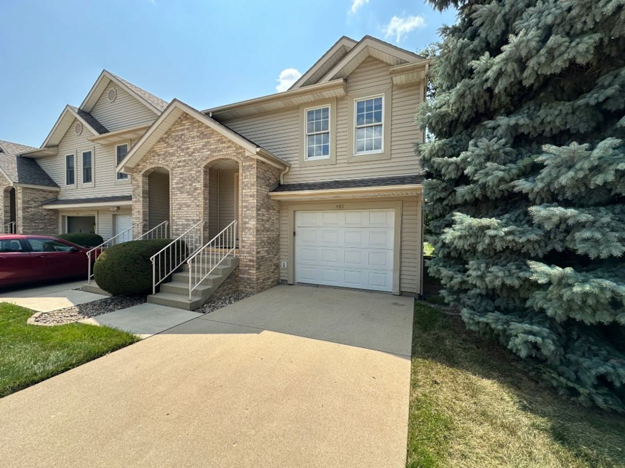 405 Park Creek Ct - Photo 2 of 19