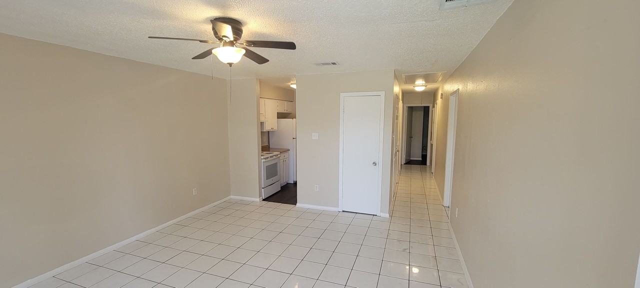 3019 Aspin Dr - Photo 3 of 10
