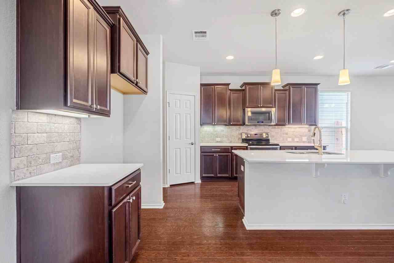 16012 Remington Reserve Way - Photo 5 of 33