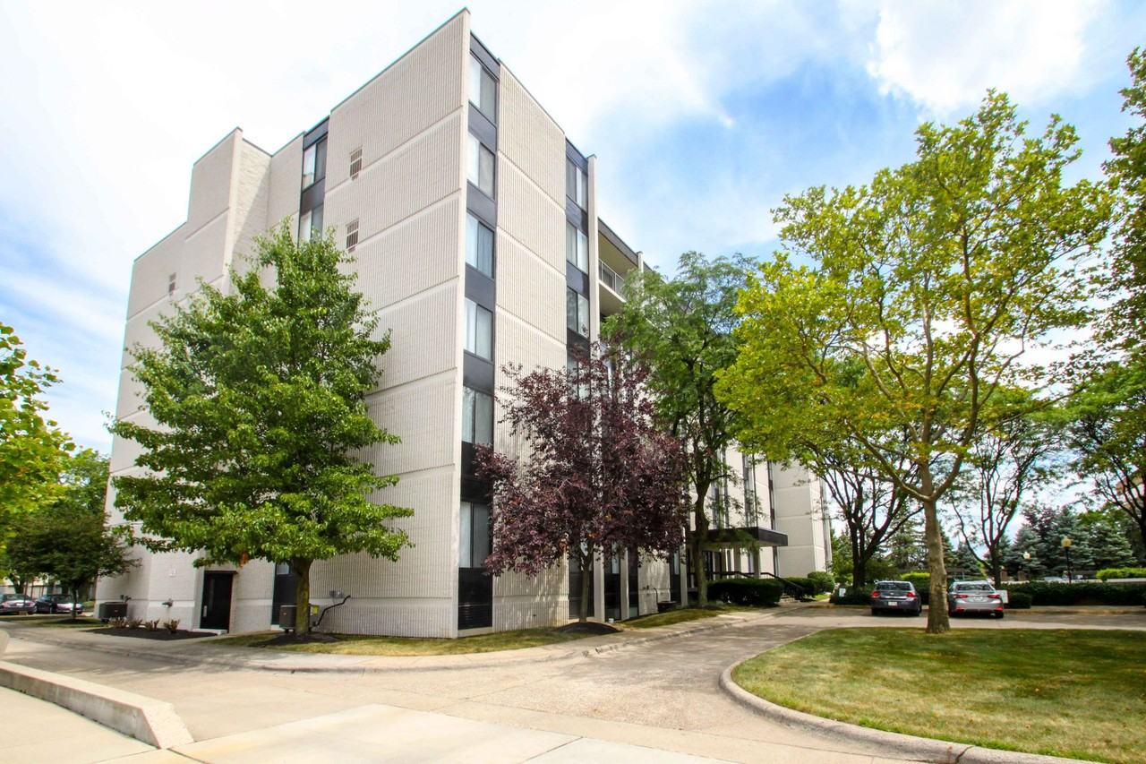 370 S Fifth St - Photo 2 of 28