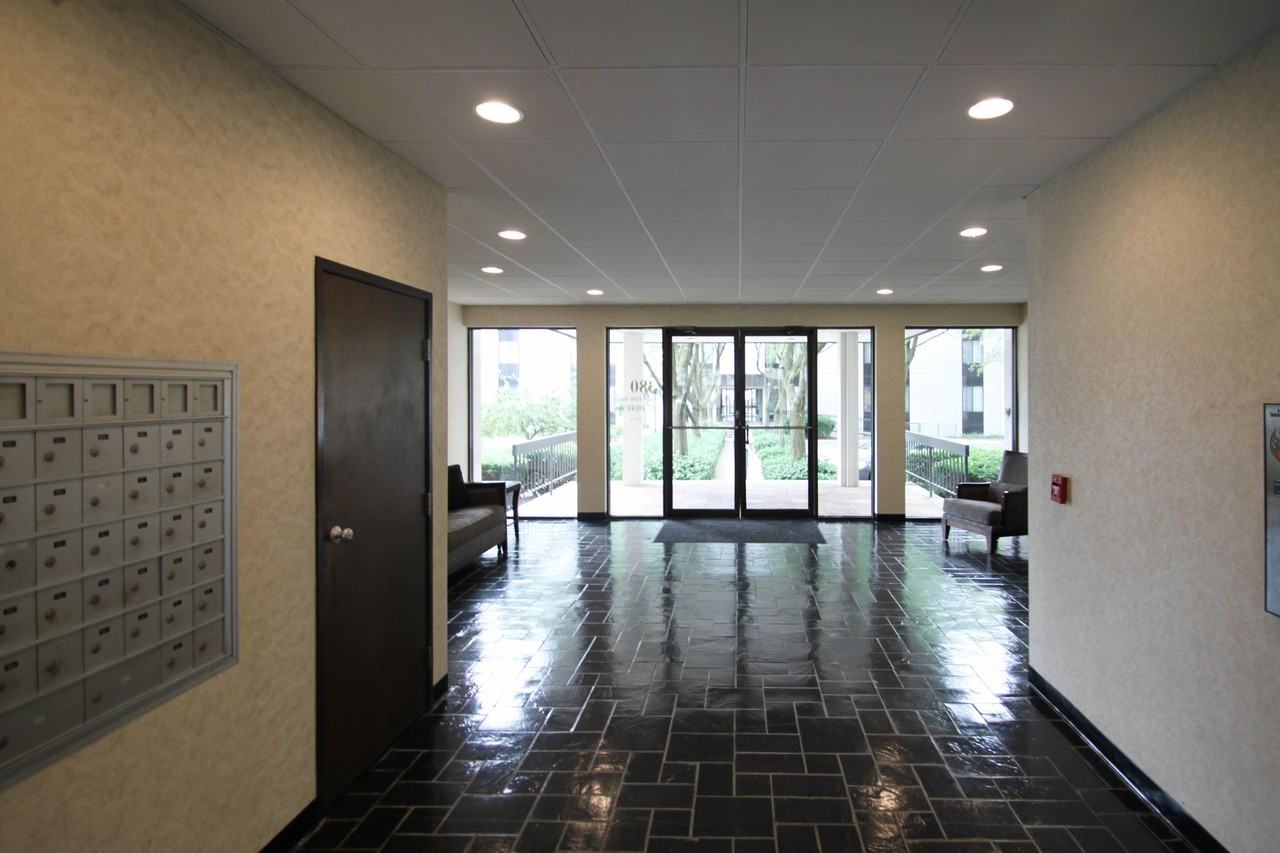 370 S Fifth St - Photo 4 of 28