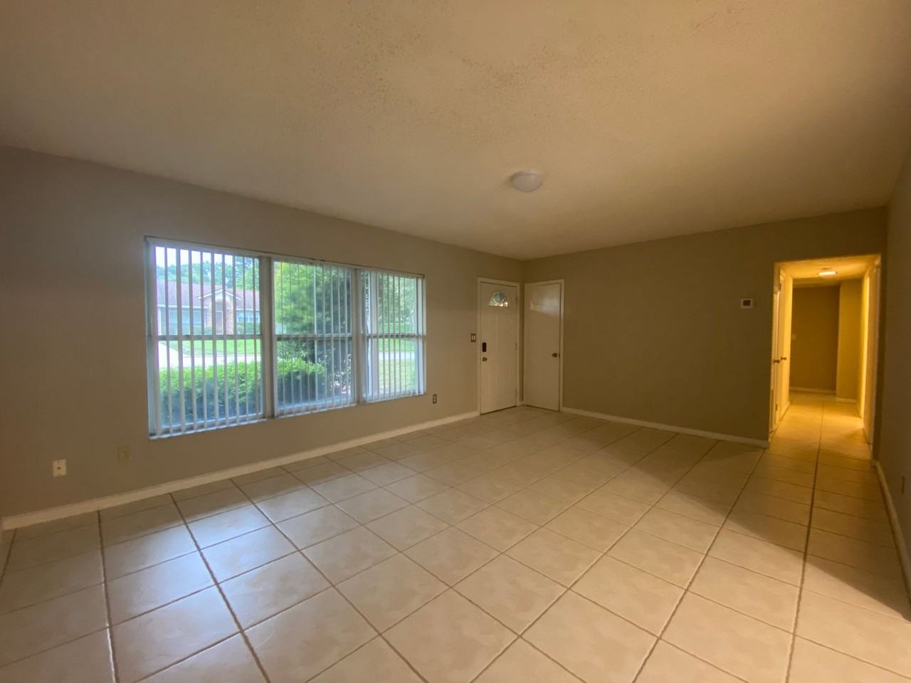 1421 Ridgecrest Rd - Photo 2 of 20