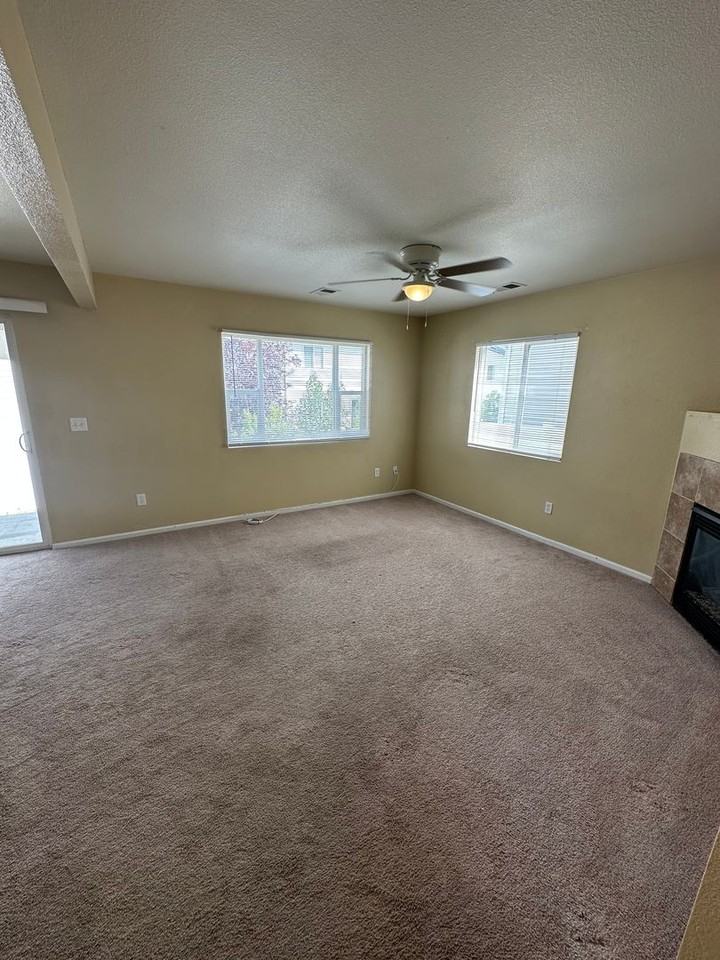 528 W 2nd St - Photo 2 of 10