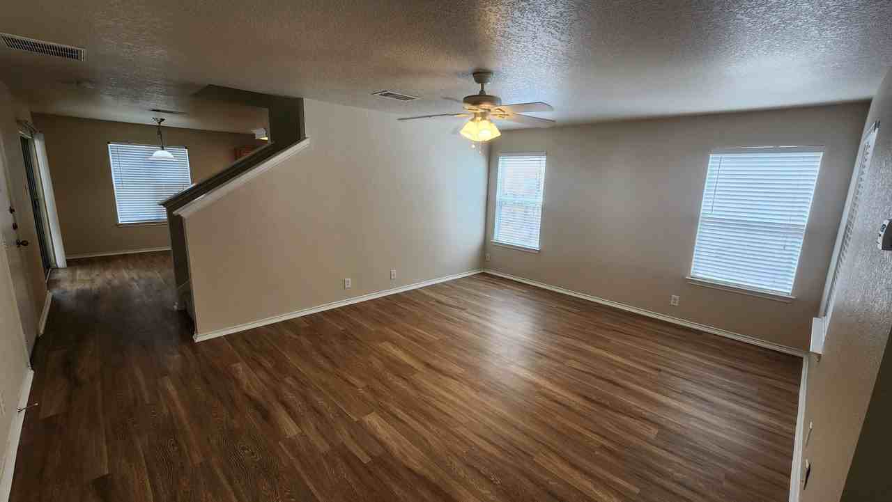 134 Adelaide Oaks - Photo 2 of 27