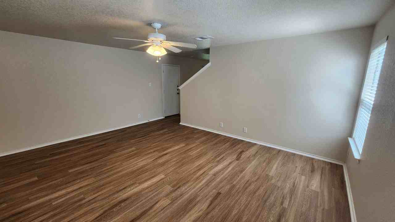 134 Adelaide Oaks - Photo 4 of 27