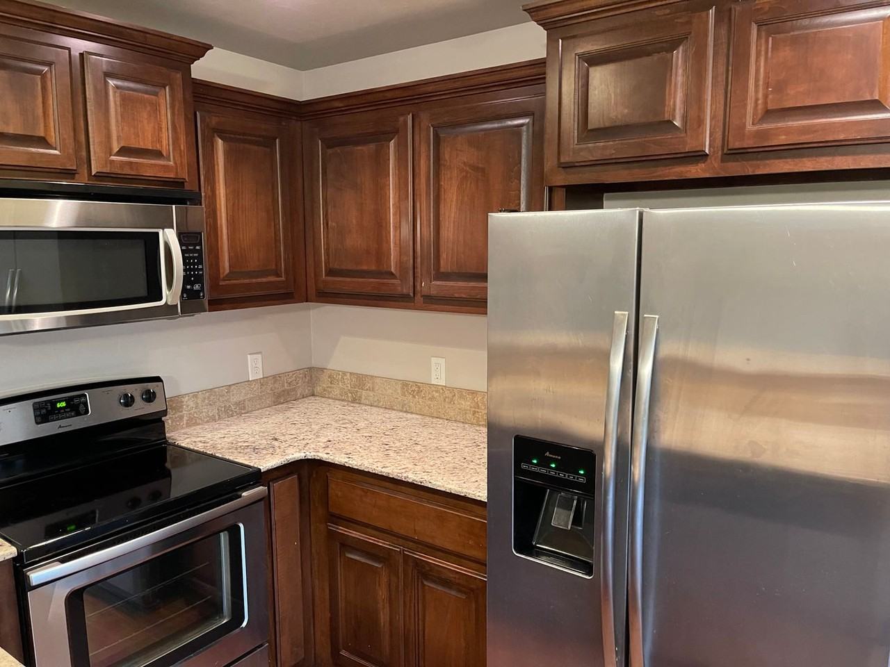 6923 Mayberry Ln - Photo 4 of 23