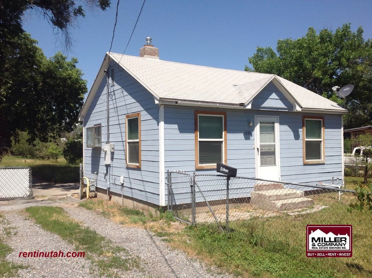 1094 S Navajo St - Photo 2 of 14