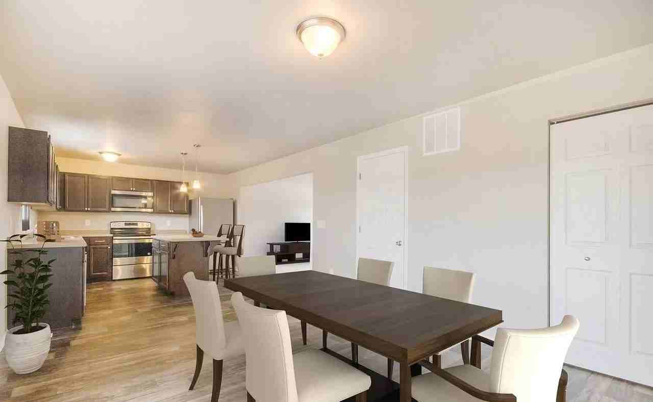 16524 Bedington Dr - Photo 4 of 20