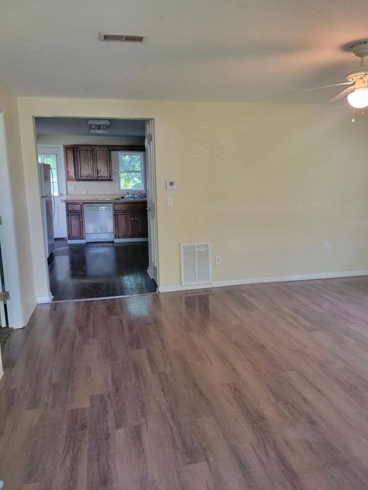 374 Taylor St - Photo 2 of 9