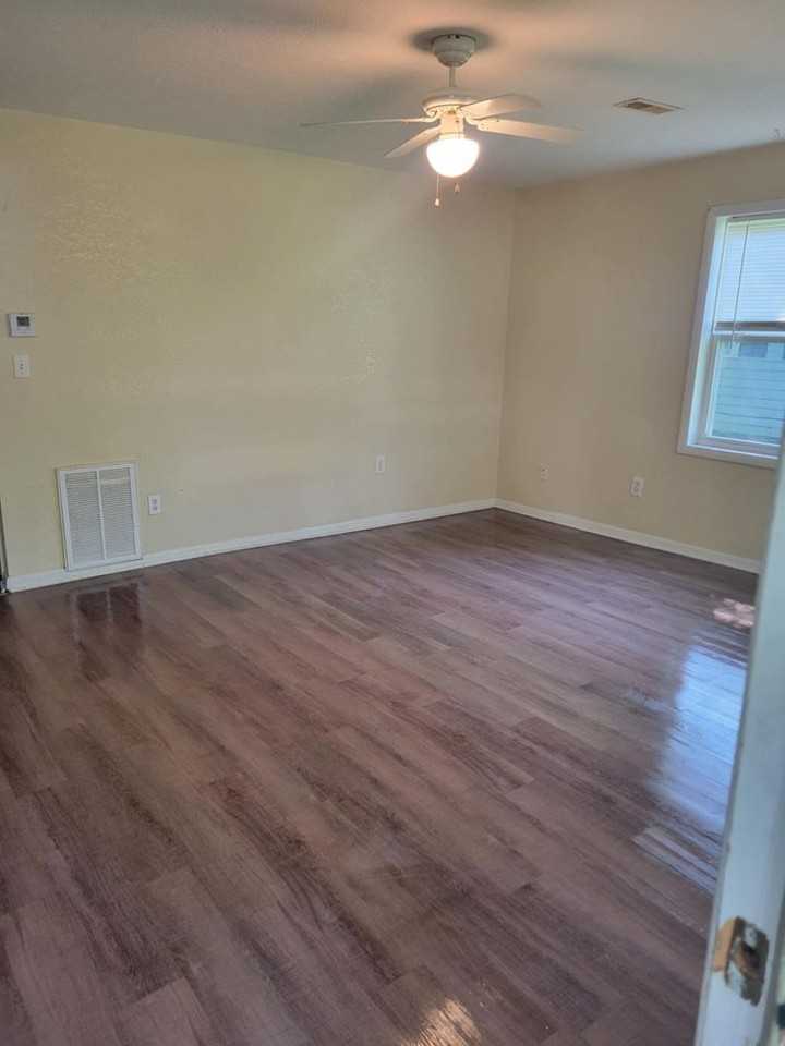 374 Taylor St - Photo 3 of 9