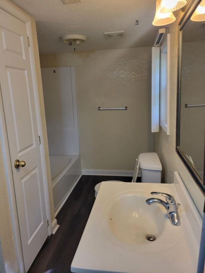 374 Taylor St - Photo 5 of 9
